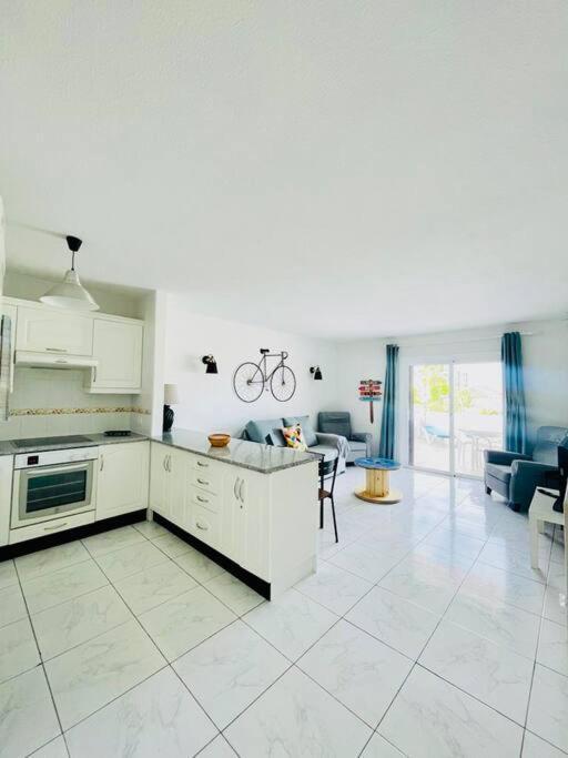 Comfy Home With Large Terrace Five Minutes From Ocean Los Cristianos  Εξωτερικό φωτογραφία