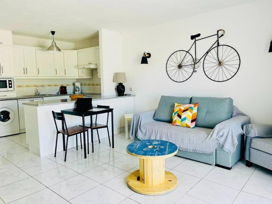 Comfy Home With Large Terrace Five Minutes From Ocean Los Cristianos  Εξωτερικό φωτογραφία